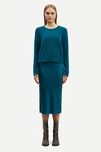 Cargar imagen en el visor de la galería, Falda satinada petroleo