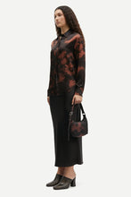 Cargar imagen en el visor de la galería, Camisa Estampada marron